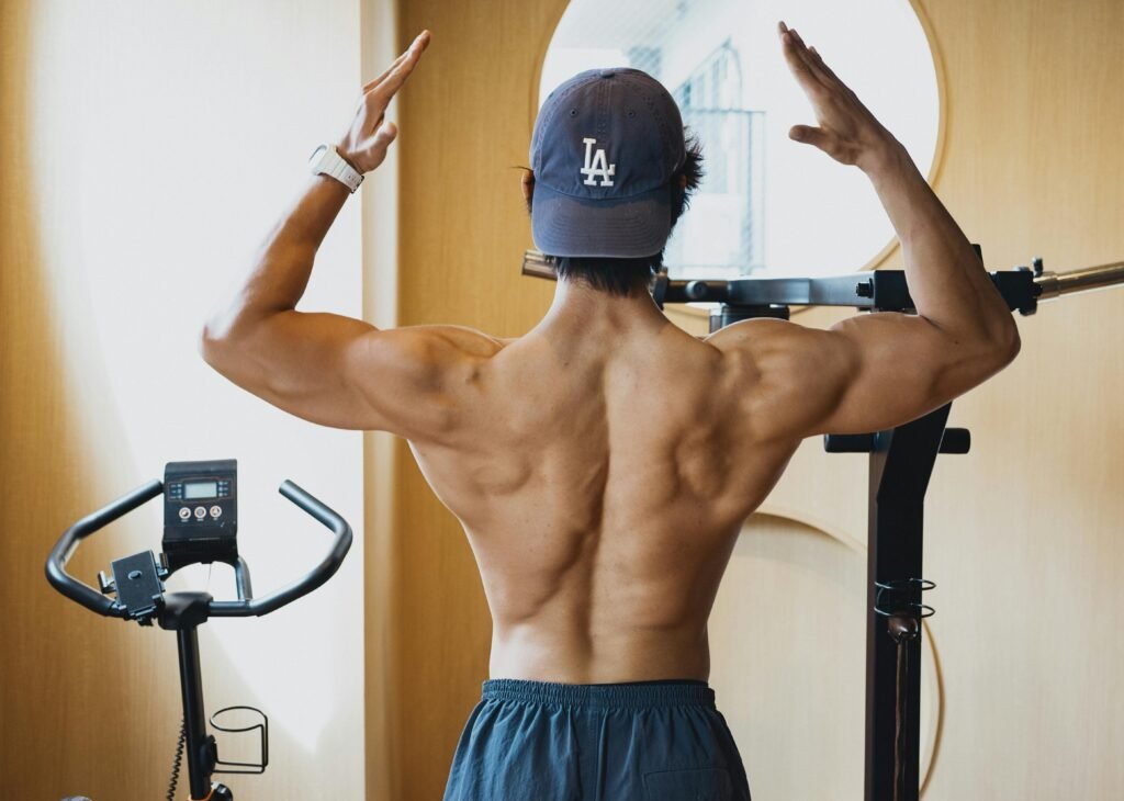 Beginner Calisthenics Back Workout - Fit man with strong back muscles